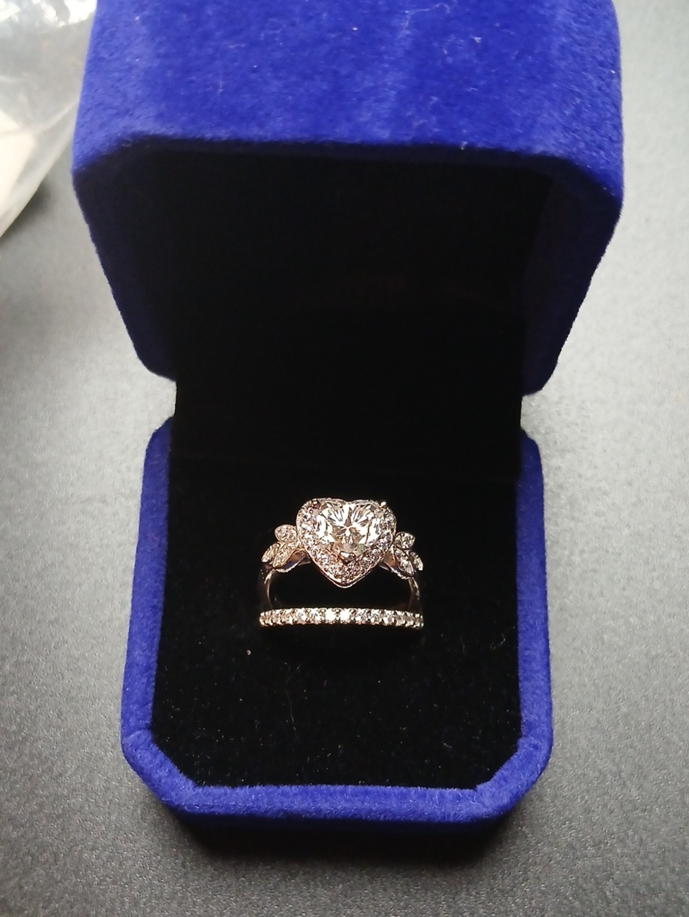 "Never Worn" 2ct Moissanite Diamond Engagement Ring Heart-Shaped Diamond